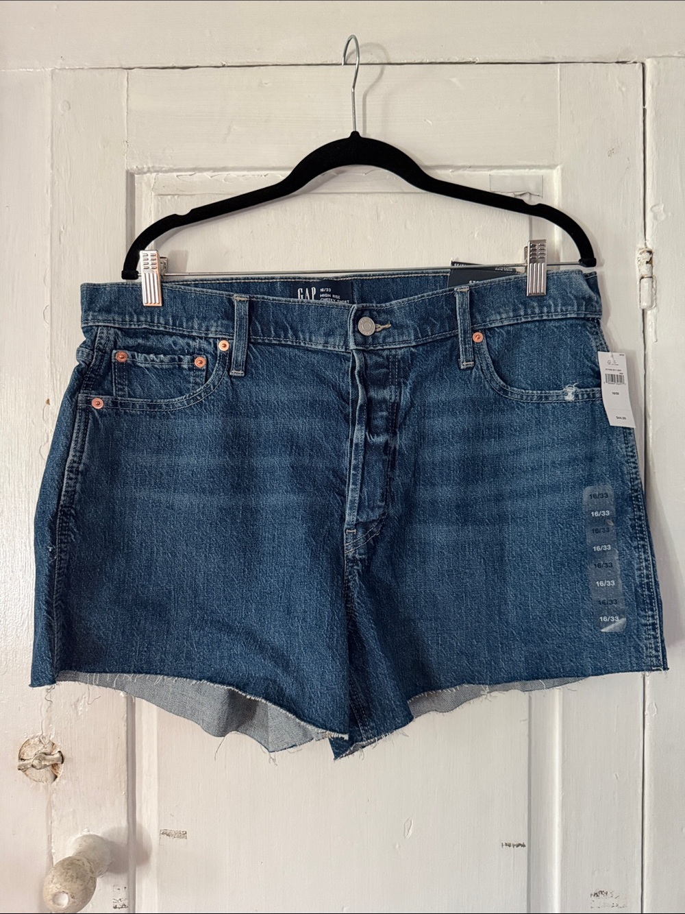 NWT GAP High Rise Cheeky Short